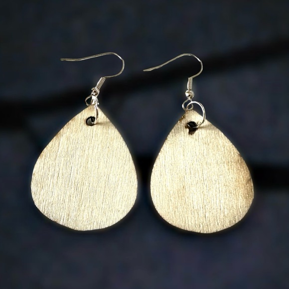 ⭐️ 5 for $25 Wood Festive Christmas Earrings Santa - Picture 3 of 6